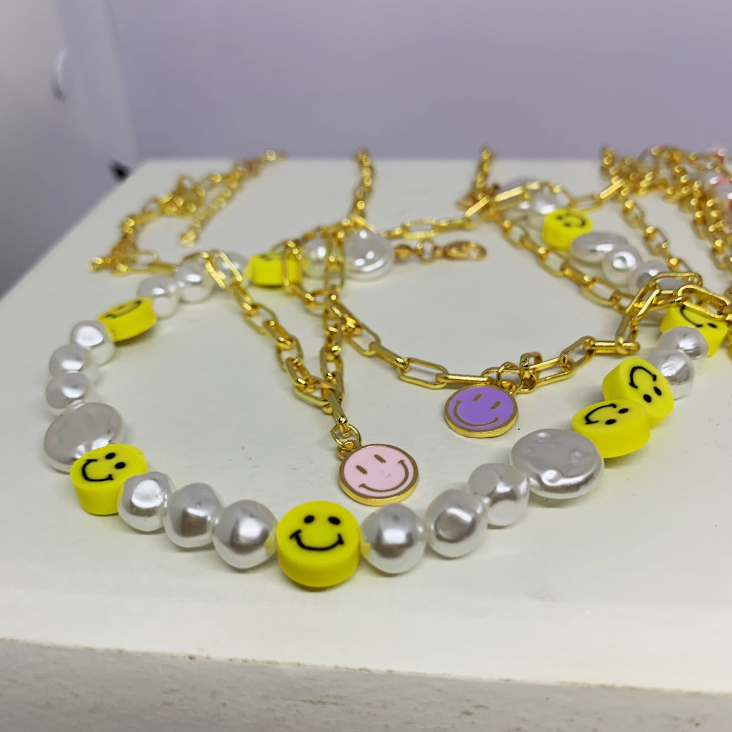 Smiley Face Pearl - Choker