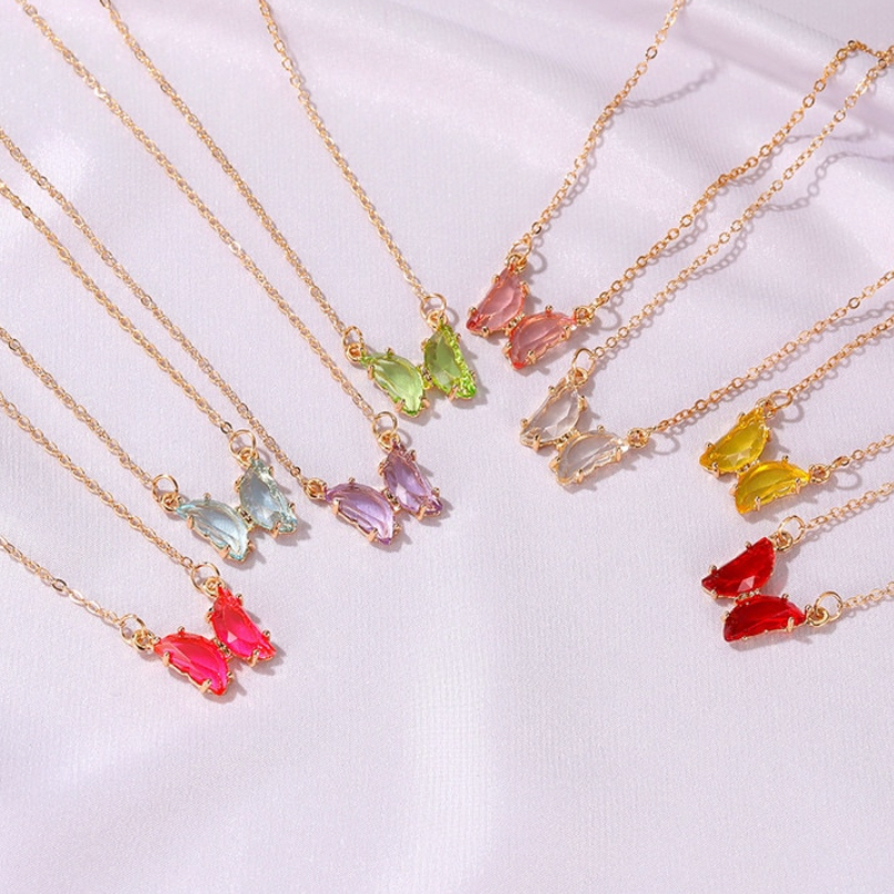 butterfly necklace gold necklace jewelry fashion gold butter butterfly shop cheap instagram influencer ttiktok micro microinfluencer crystal